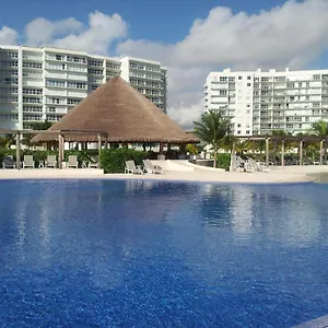Punta Me Luxury Ocean View & Front Cancún